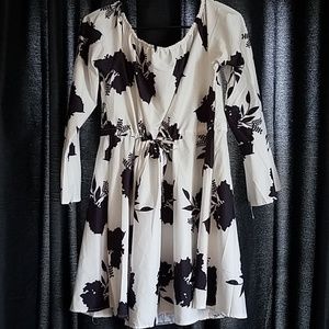 Black and White Floral Flowy Top